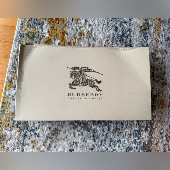 LIKE NEW Burberry Jazmine 100 Heritage Soft Leatyer Boots - Size 38 EU - Black - Picture 12 of 13